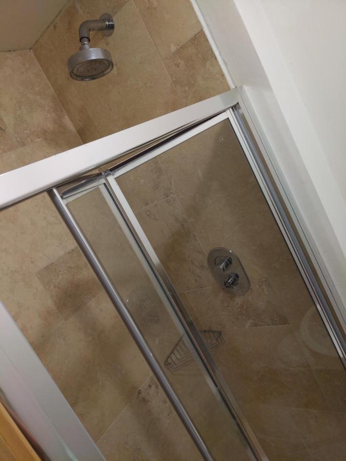 Apartment Y Swdio, Ferm Glandwr